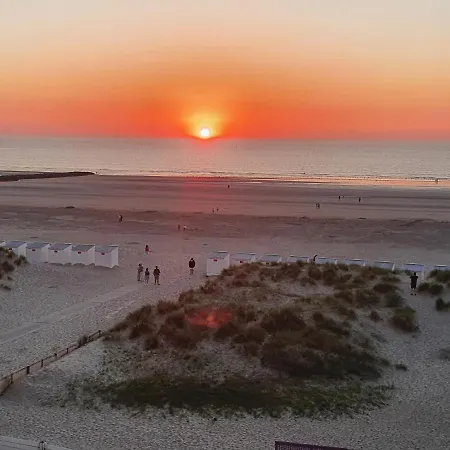 Marjolaine Prachtig Zeezicht - 4de Verdiep -op De Dijk 5pers 아파트
